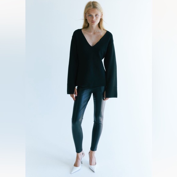 NWT | H&M COATED CREASE FRONT FAUX LEATHER LEGGINGS/ PANTS | SIZE: L - Picture 1 of 9